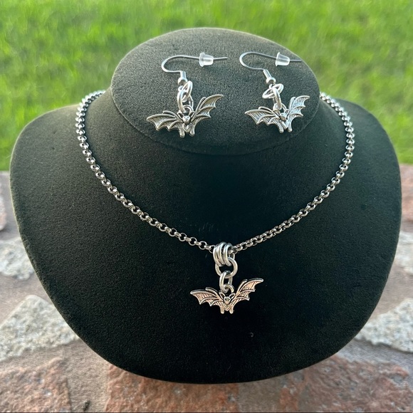 Bat vampire set earrings necklace goth halloween silver plated & stainless steel - Picture 9 of 15
